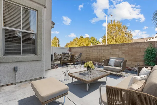 $640,000 | 25412 Parkwood Lane, Saugus, CA 91350