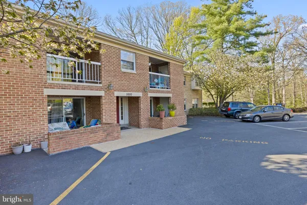 $395,000 | 5920 Cove Landing Road, Unit 301, Burke, VA 22015