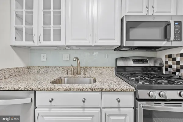 $395,000 | 5920 Cove Landing Road, Unit 301, Burke, VA 22015