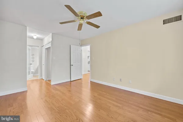 $395,000 | 5920 Cove Landing Road, Unit 301, Burke, VA 22015