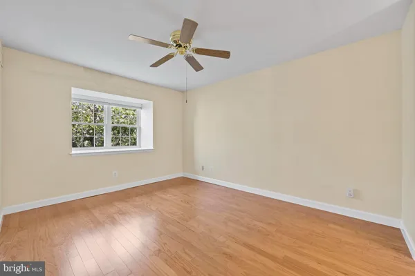 $395,000 | 5920 Cove Landing Road, Unit 301, Burke, VA 22015