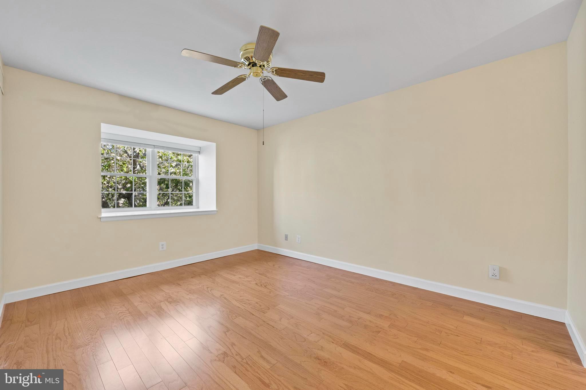 5920 Cove Landing Road, Unit 301 Burke, VA 22015 - Photo 16 of 25