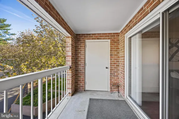 $395,000 | 5920 Cove Landing Road, Unit 301, Burke, VA 22015