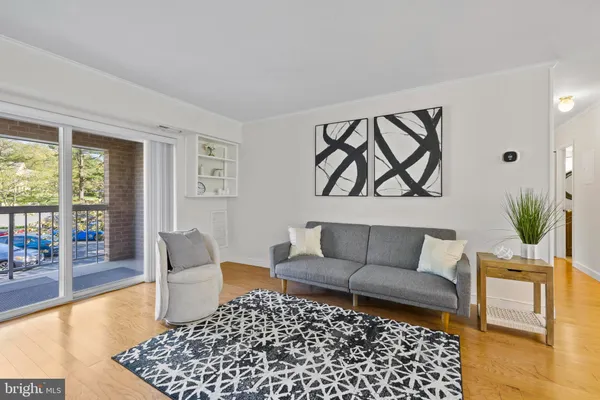$395,000 | 5920 Cove Landing Road, Unit 301, Burke, VA 22015