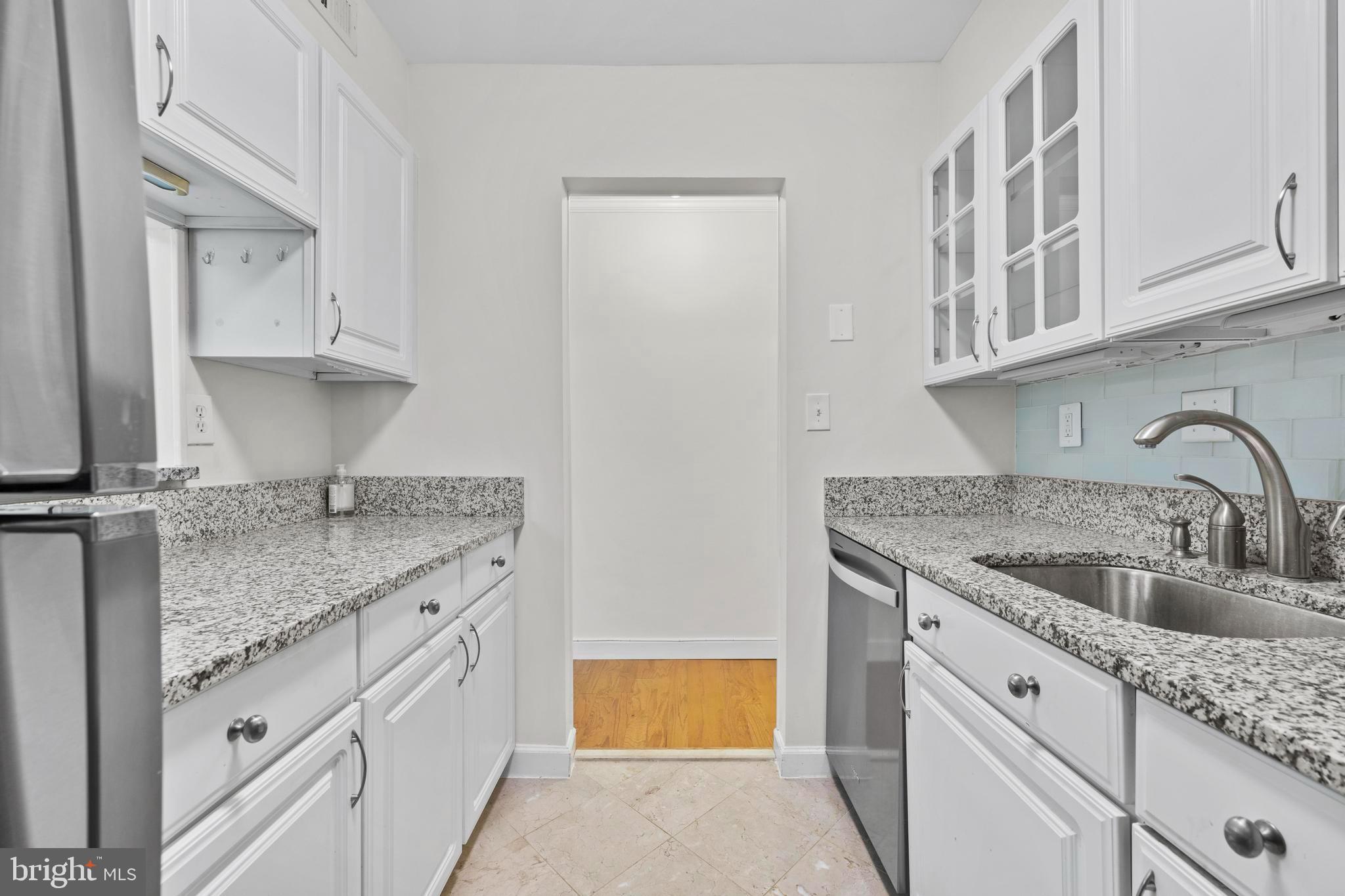 5920 Cove Landing Road, Unit 301 Burke, VA 22015 - Photo 9 of 25