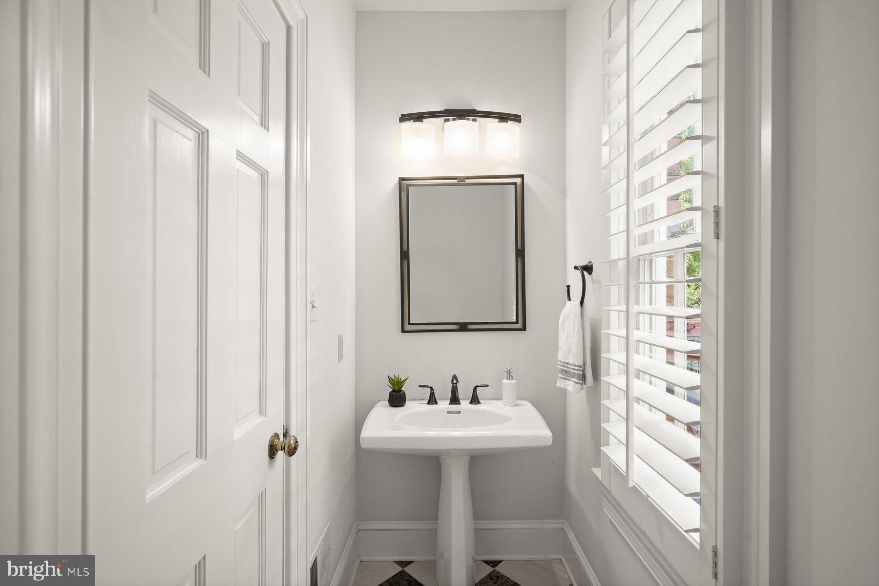 1620 Foxhall Road Northwest Washington, DC 20007 - Photo 12 of 27 Gallery Image 12