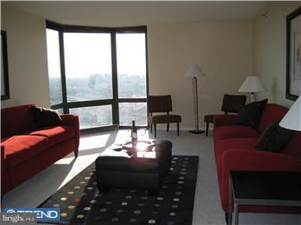 2020 Walnut Street, Unit 25L Philadelphia, PA 19103 - Photo 2 of 10 Living Room