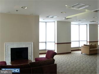 2020 Walnut Street, Unit 25L Philadelphia, PA 19103 - Photo 8 of 10