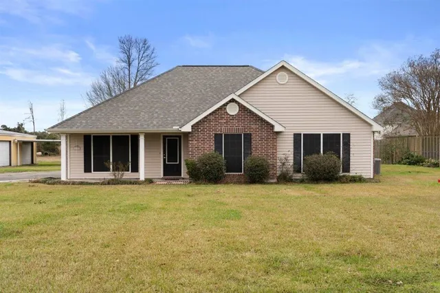 $3,500 | 4607 West Prien Lake Road, Lake Charles, LA 70605