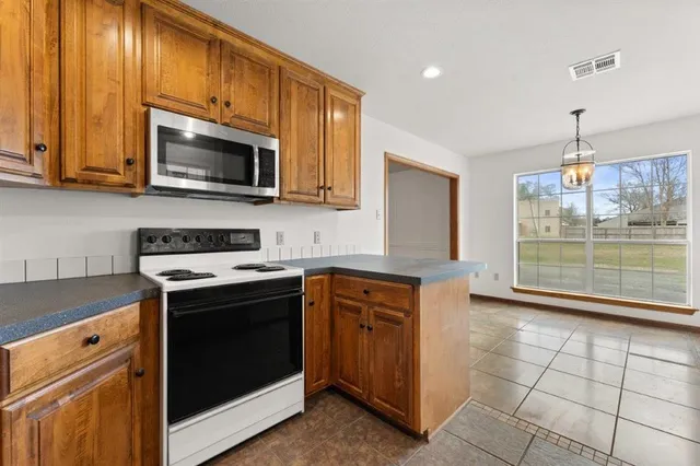 $3,500 | 4607 West Prien Lake Road, Lake Charles, LA 70605