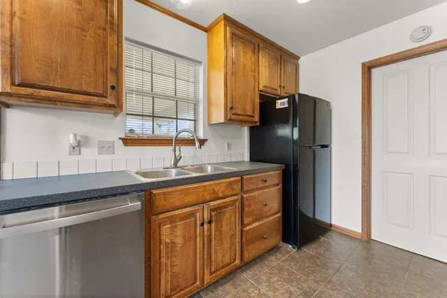 $3,500 | 4607 West Prien Lake Road, Lake Charles, LA 70605