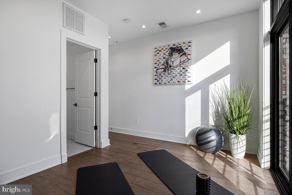 1402 H Street Northeast, Unit 504 Washington, DC 20002 - Photo 9 of 33