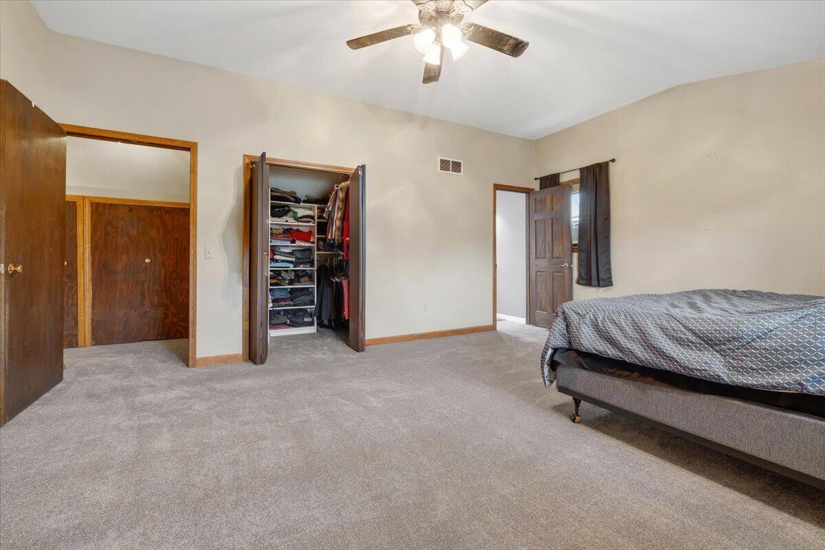 6475 Center Road Linden, MI 48451 - Photo 9 of 22 Primary Bedroom