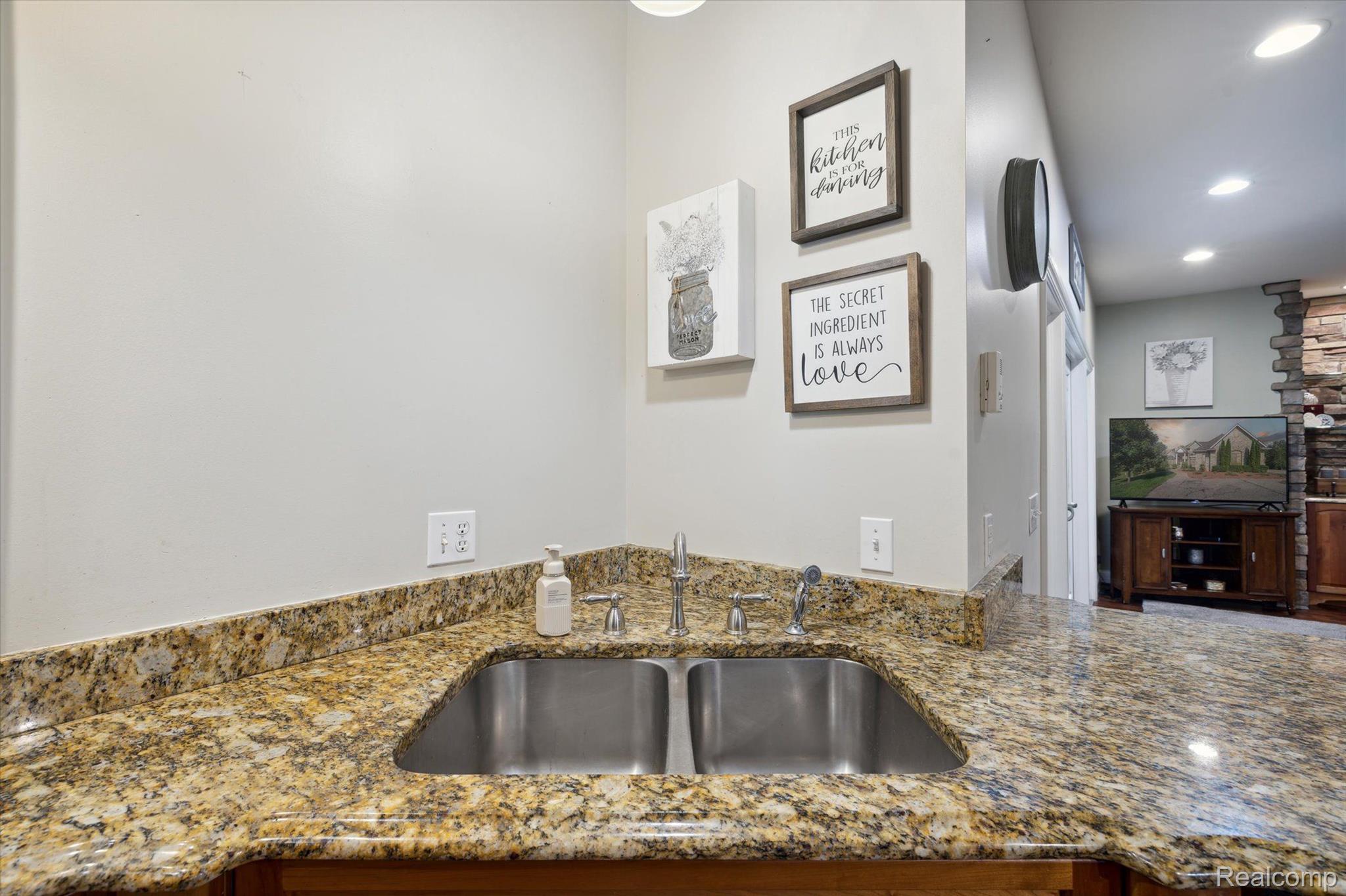 10205 Fenton Road Fenton, MI 48430 - Photo 23 of 96 Gallery Image 23
