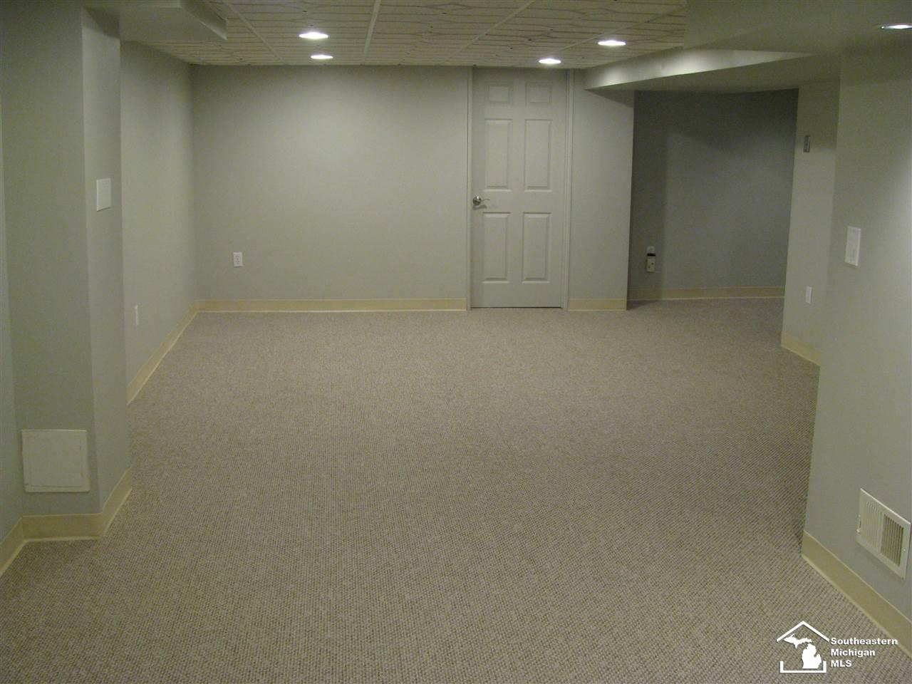517 Tennyson Rochester Hills, MI 48307 - Photo 41 of 54