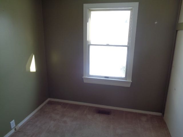 446 Montrose Drive Romeoville, IL 60446 - Photo 10 of 23 a small space with a window