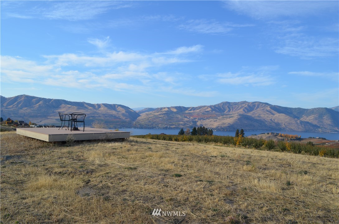 811 Boyd Road Chelan, WA 98816 - Photo 2 of 15 Gallery Image 2