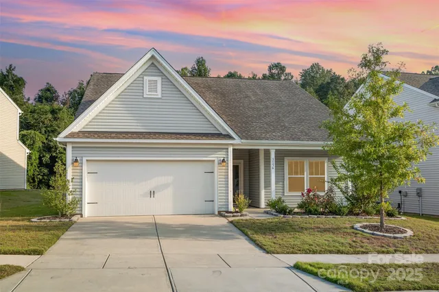 $375,000 | 3156 Pinehills Wy., Mount Holly, NC 28120