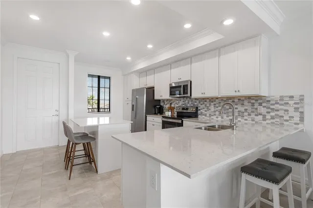 $2,200 | 18028 Gawthrop Drive, Unit 304, Bradenton, FL 34211