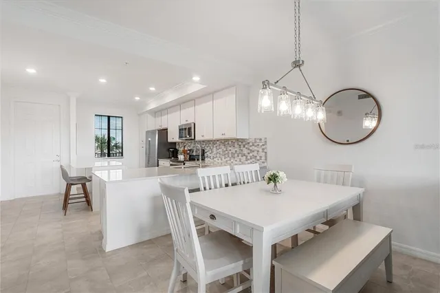 $2,200 | 18028 Gawthrop Drive, Unit 304, Bradenton, FL 34211