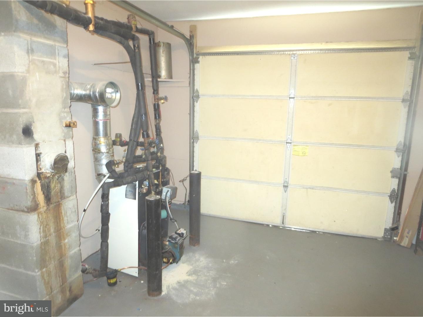 104 Verdant Road Levittown, PA 19057 - Photo 25 of 25 Garage