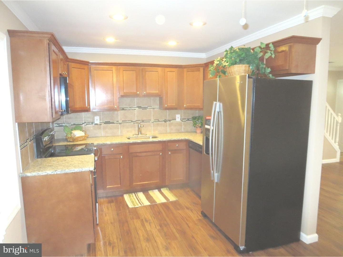 104 Verdant Road Levittown, PA 19057 - Photo 7 of 25 Kitchen