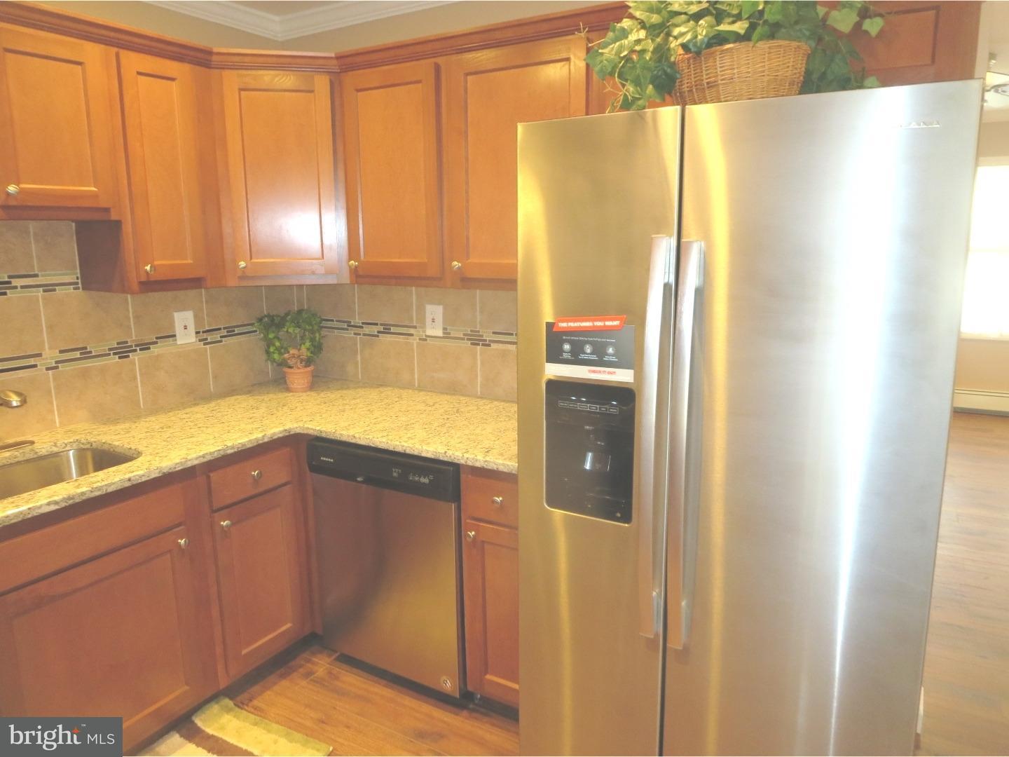 104 Verdant Road Levittown, PA 19057 - Photo 9 of 25 Kitchen