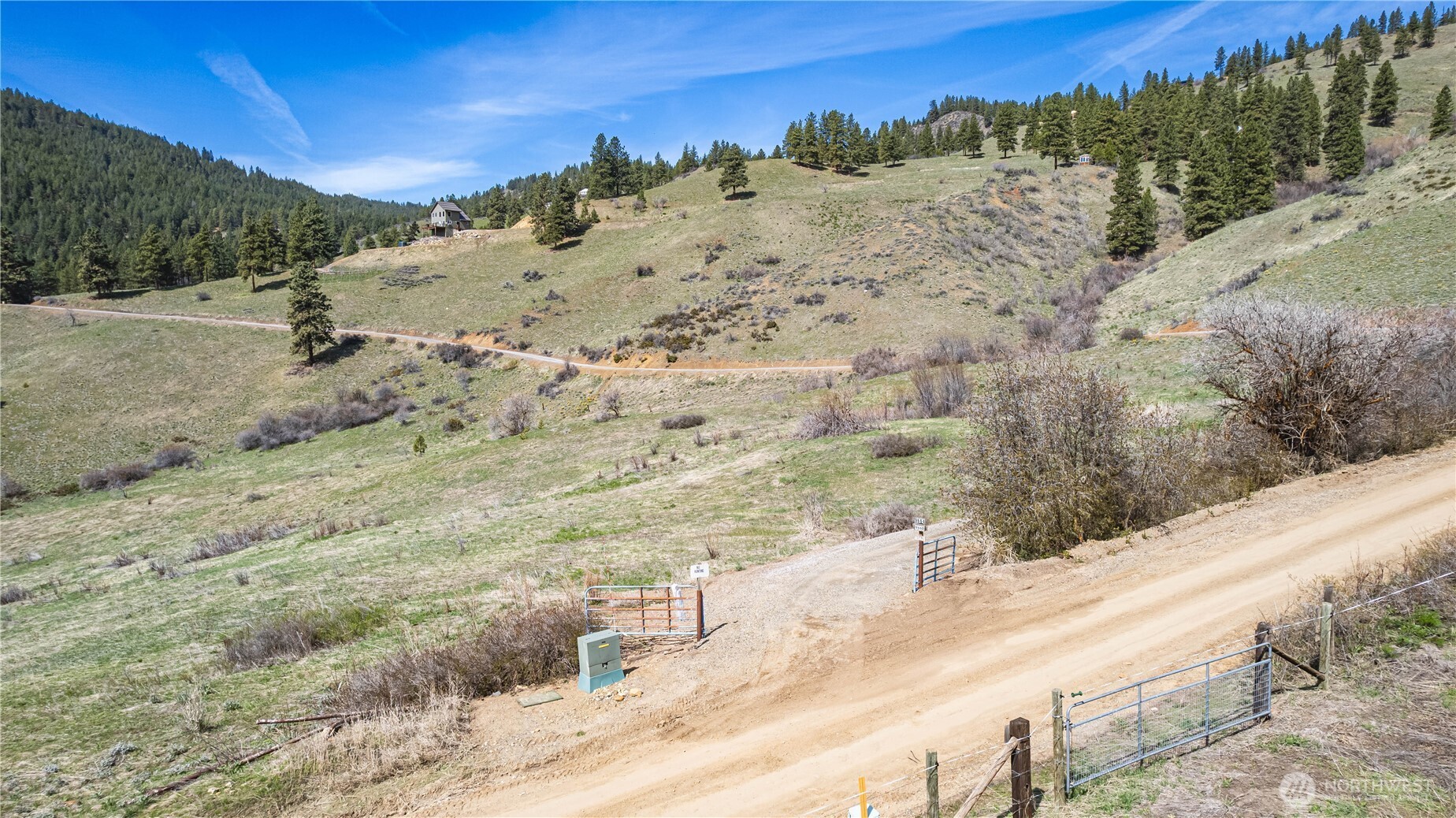 9640 Nahahum Canyon Road Cashmere, WA 98815 - Photo 2 of 25 a view of a snow on the mountain
