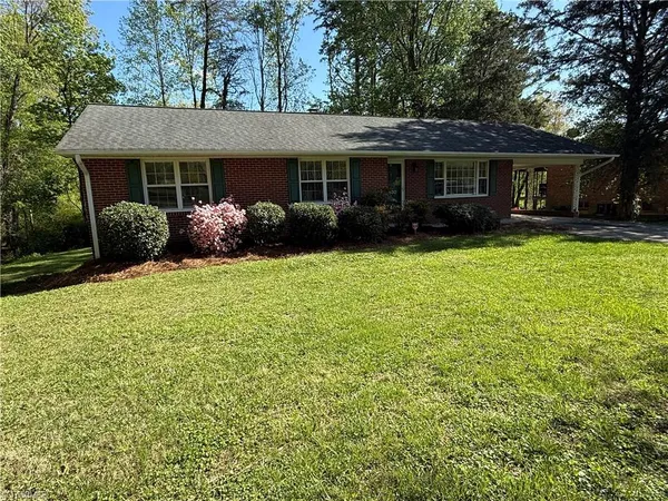 $1,745 | 2630 Farmbrook Road, Winston-Salem, NC 27103