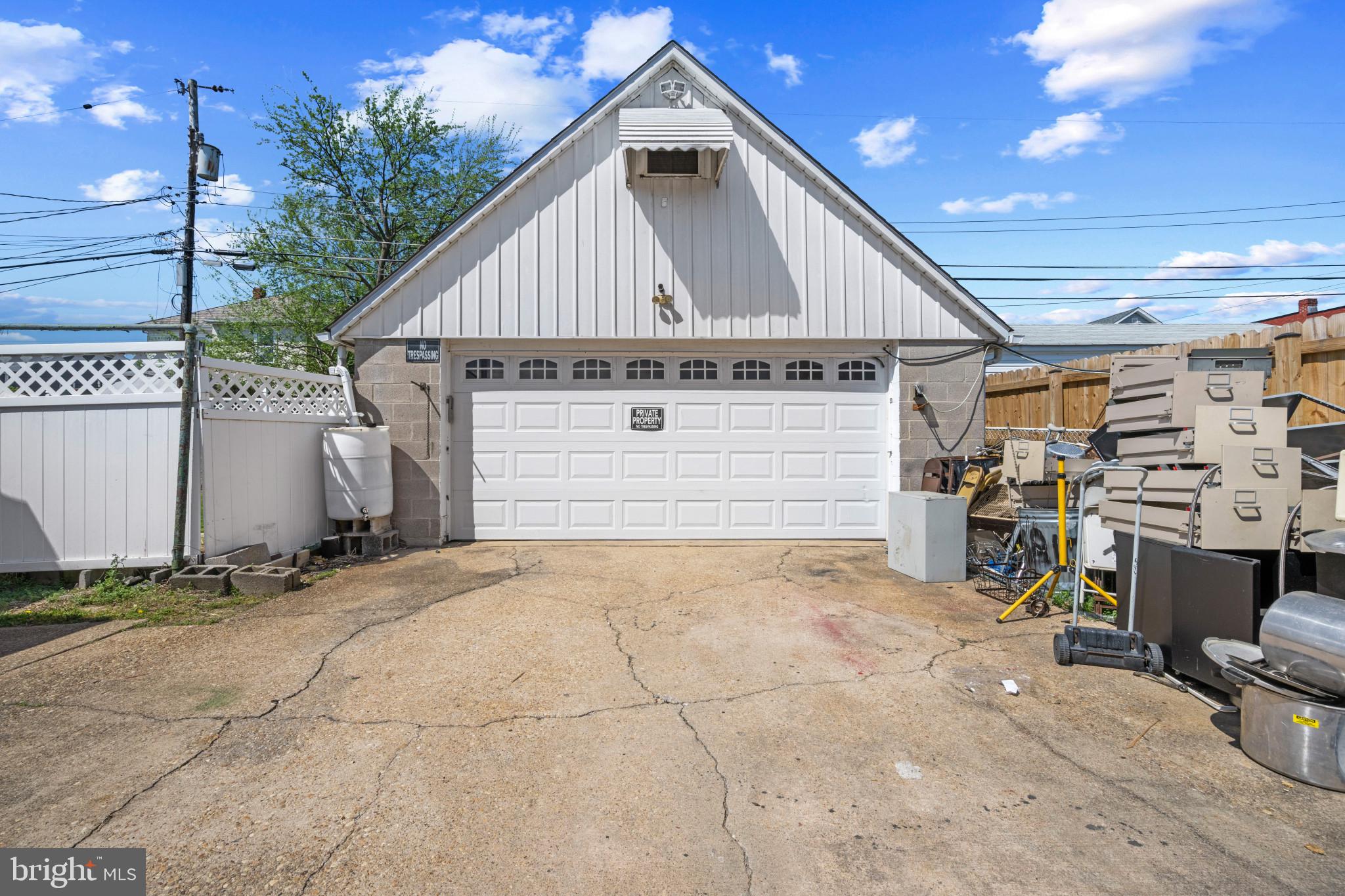 6810 Belclare Road Baltimore, MD 21222 - Photo 32 of 35 Two car garage