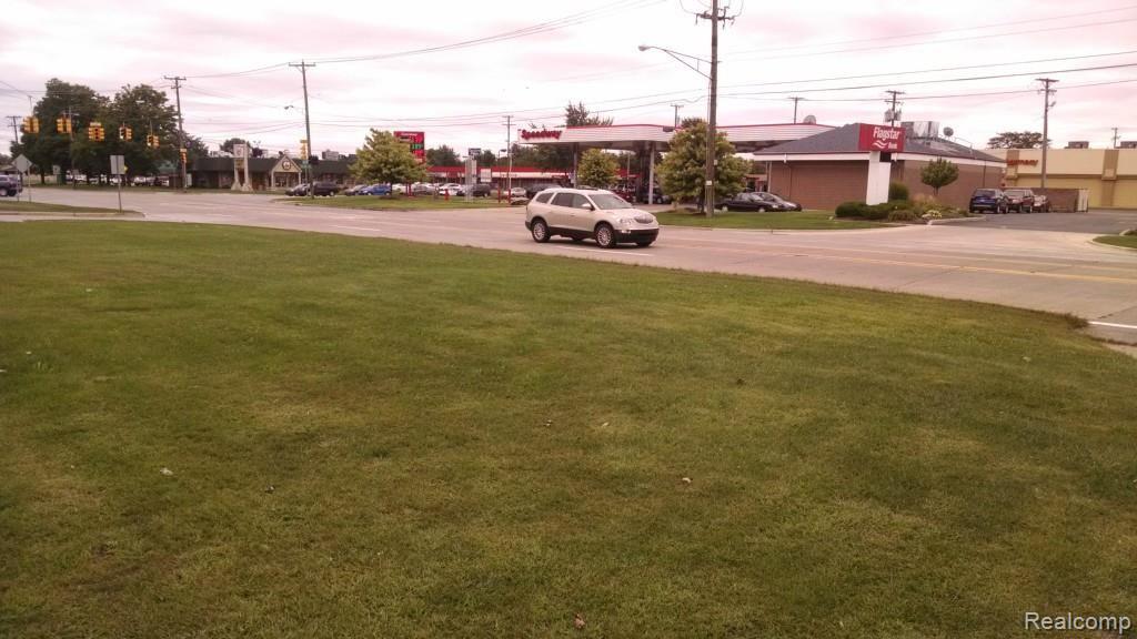 31040 Hayes Road Fraser, MI 48026 - Photo 19 of 19 IMG_20140911_141342608.jpg