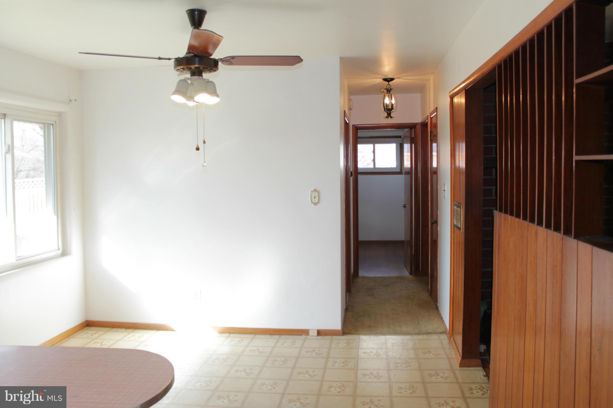 4221 Darleigh Road Baltimore, MD 21236 - Photo 5 of 11 Dining Room