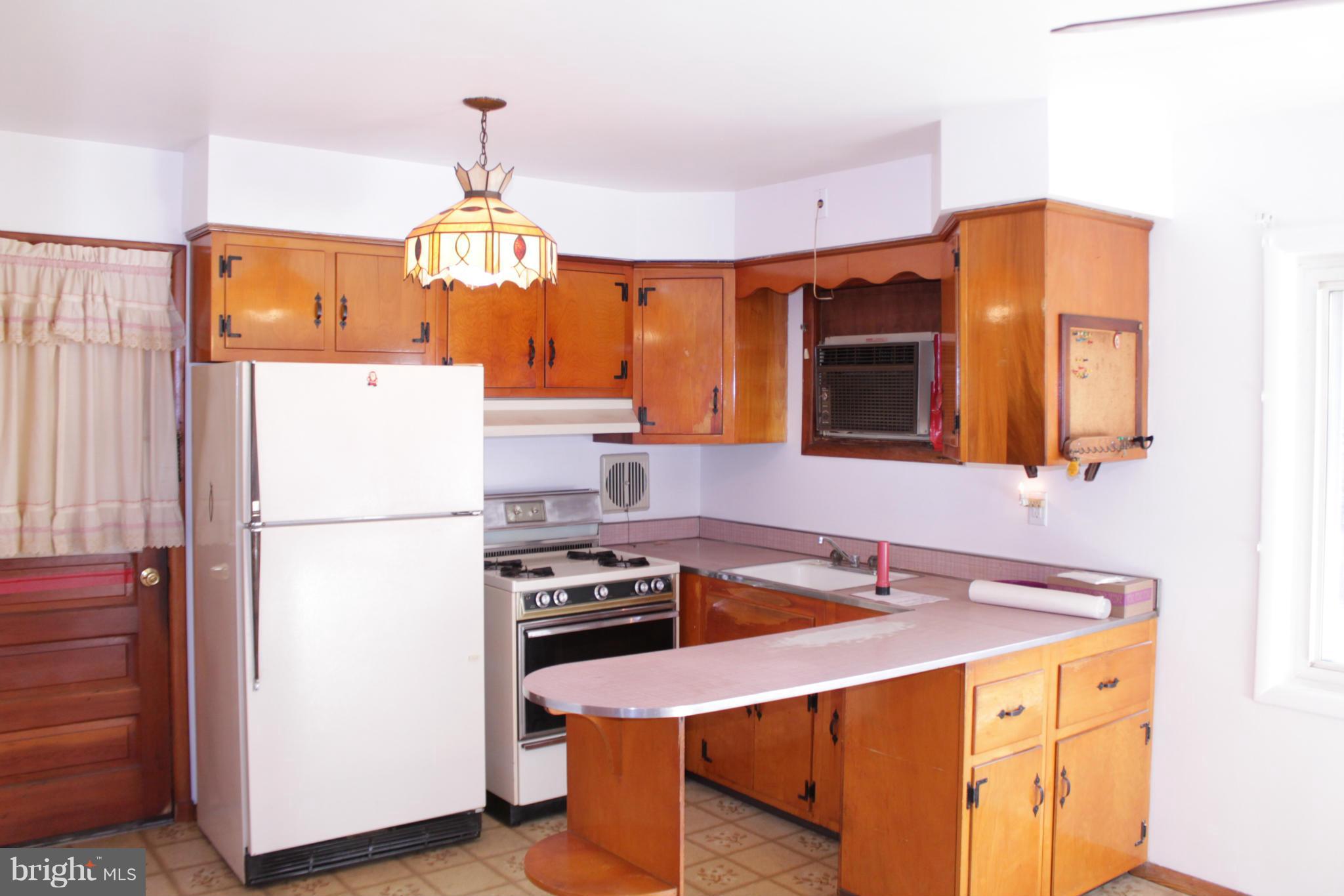 4221 Darleigh Road Baltimore, MD 21236 - Photo 6 of 11 Kitchen