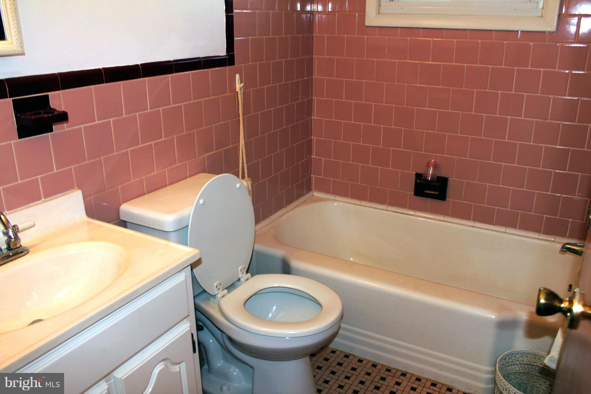 4221 Darleigh Road Baltimore, MD 21236 - Photo 8 of 11 Bath