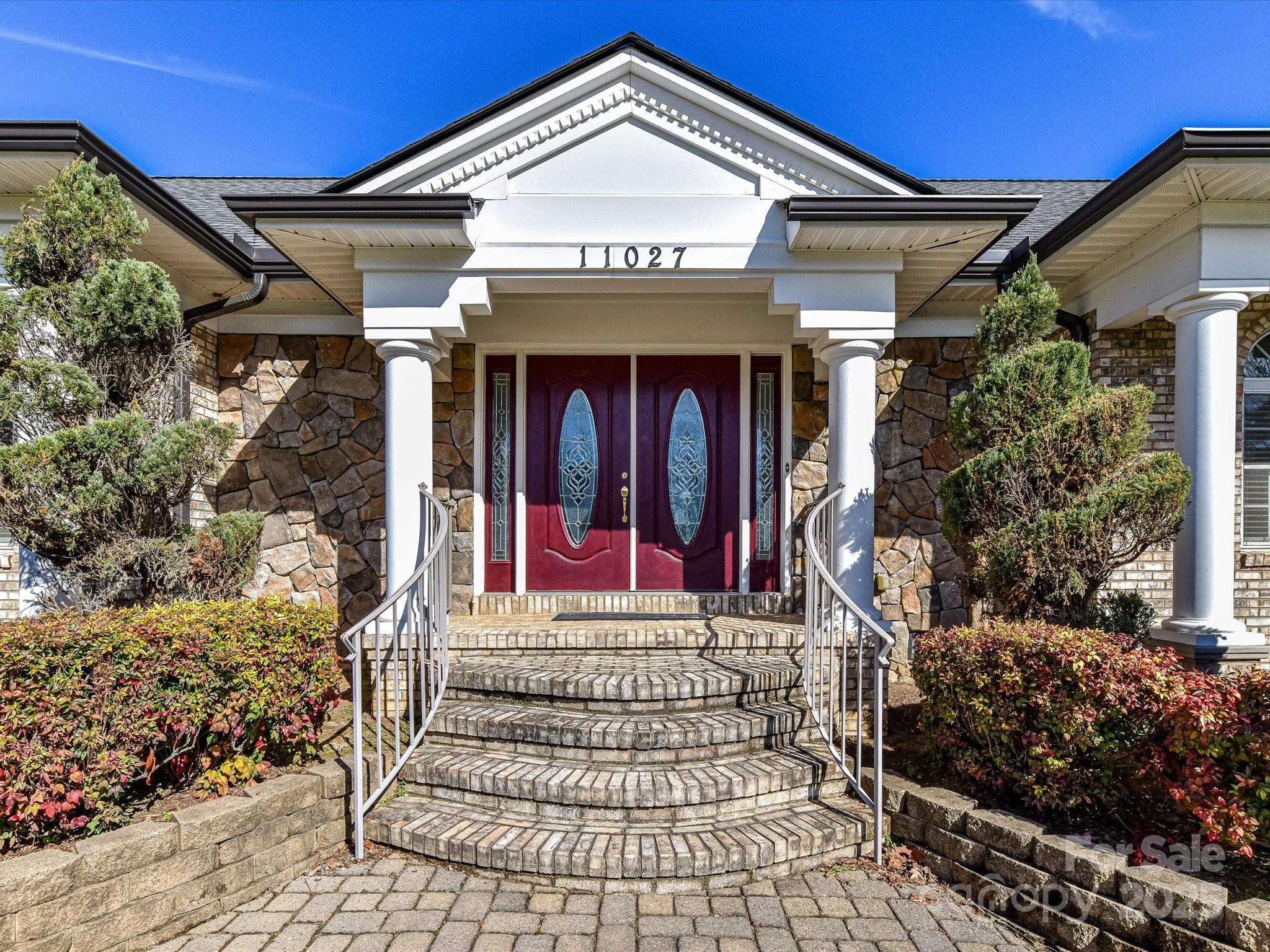 11027 Brief Road Charlotte, NC 28227 - Photo 3 of 40 Gallery Image 3