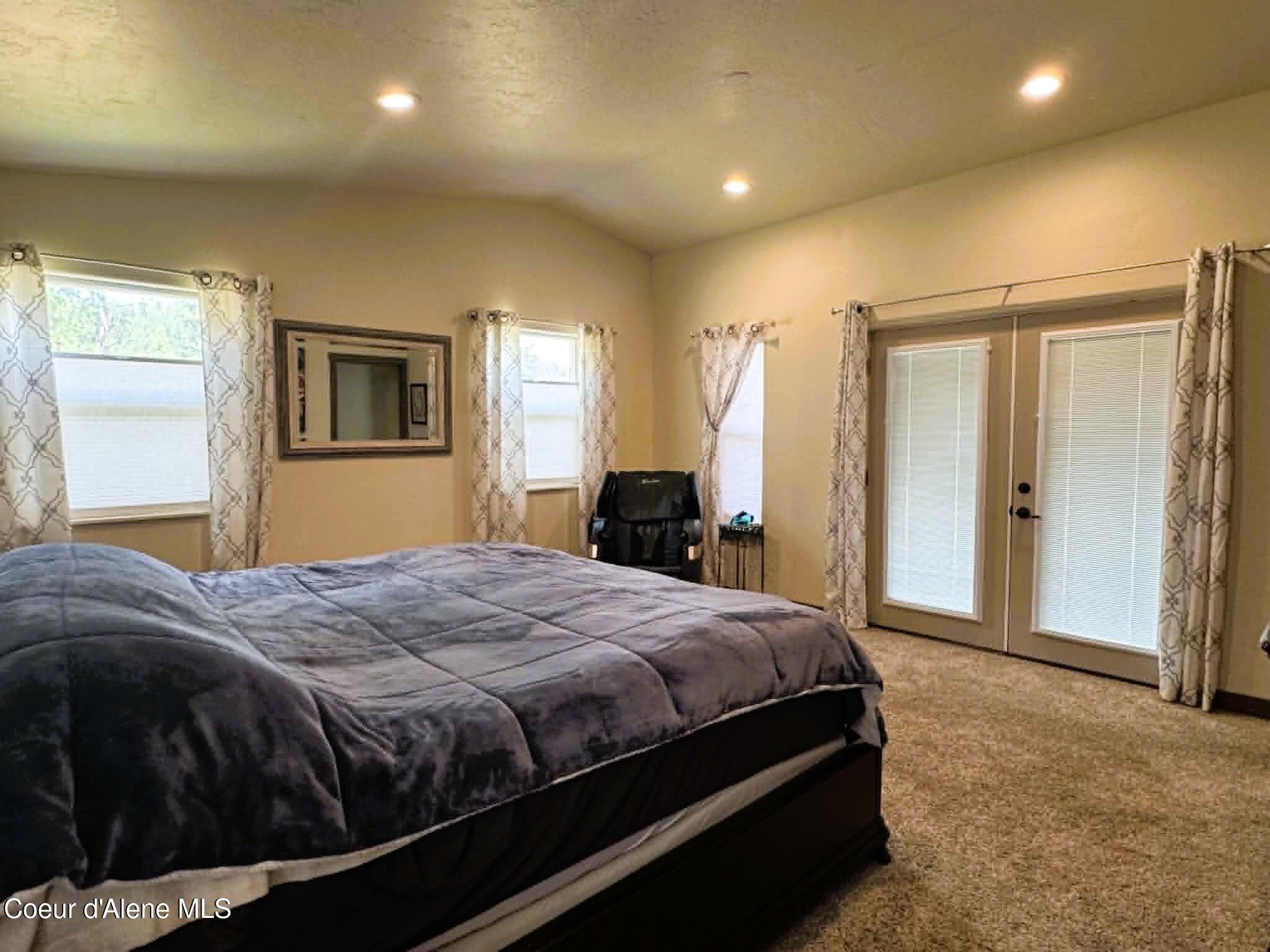 6637 East Little Joe Road Coeur D'Alene, ID 83814 - Photo 17 of 44 Primary Bedroom