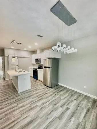 $1,800 | 5402 North Crown Point, Pharr, TX 78577