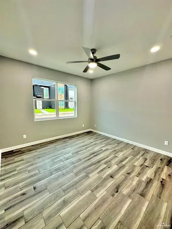 $1,800 | 5402 North Crown Point, Pharr, TX 78577