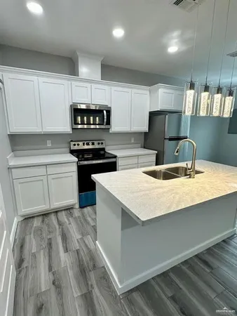 $1,800 | 5402 North Crown Point, Pharr, TX 78577