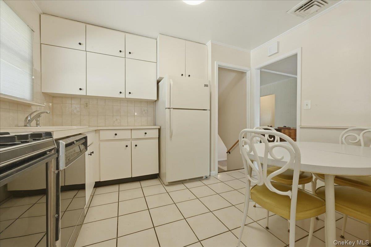 345 East State Street Long Beach, NY 11561 - Photo 11 of 28