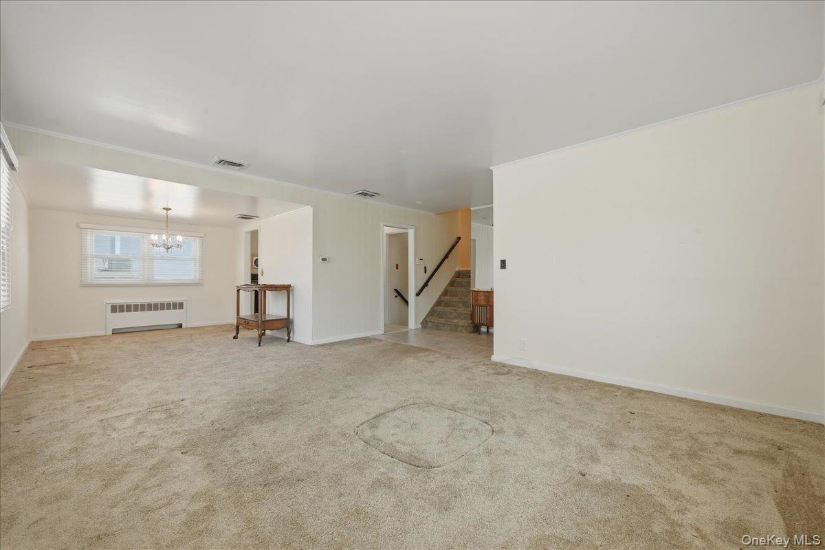 345 East State Street Long Beach, NY 11561 - Photo 6 of 28 Living Room / Dining Room