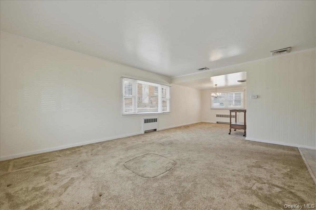 345 East State Street Long Beach, NY 11561 - Photo 9 of 28 Living Room / Dining Room