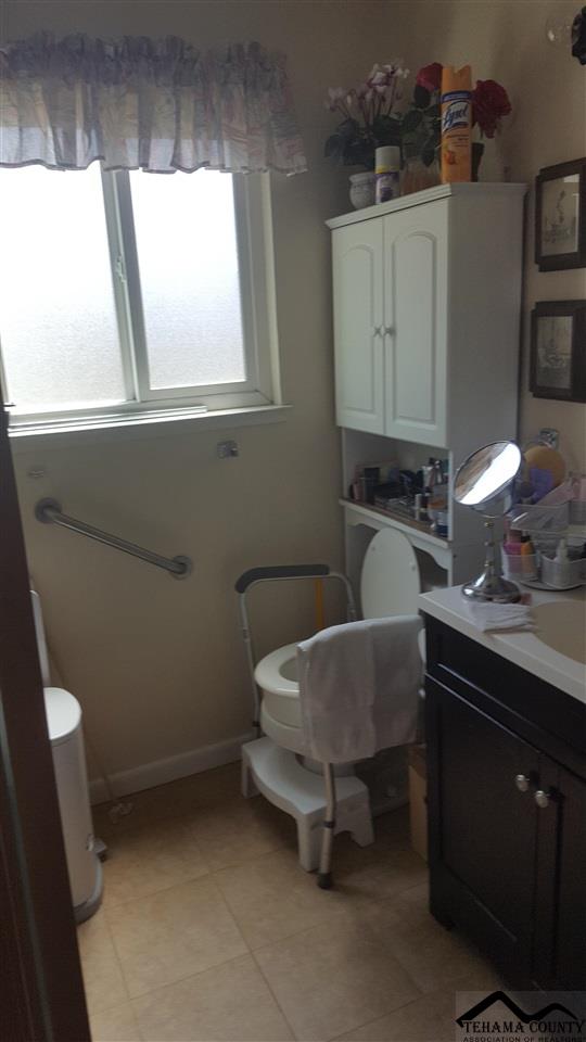 11040 Hillcrest Road, Unit 11040 HIRSCHFELD WAY RAN Rancho Cordova, CA 95670 - Photo 27 of 37