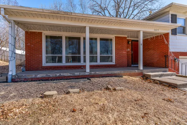 $260,000 | 3225 28th St Court, Rock Island, IL 61201