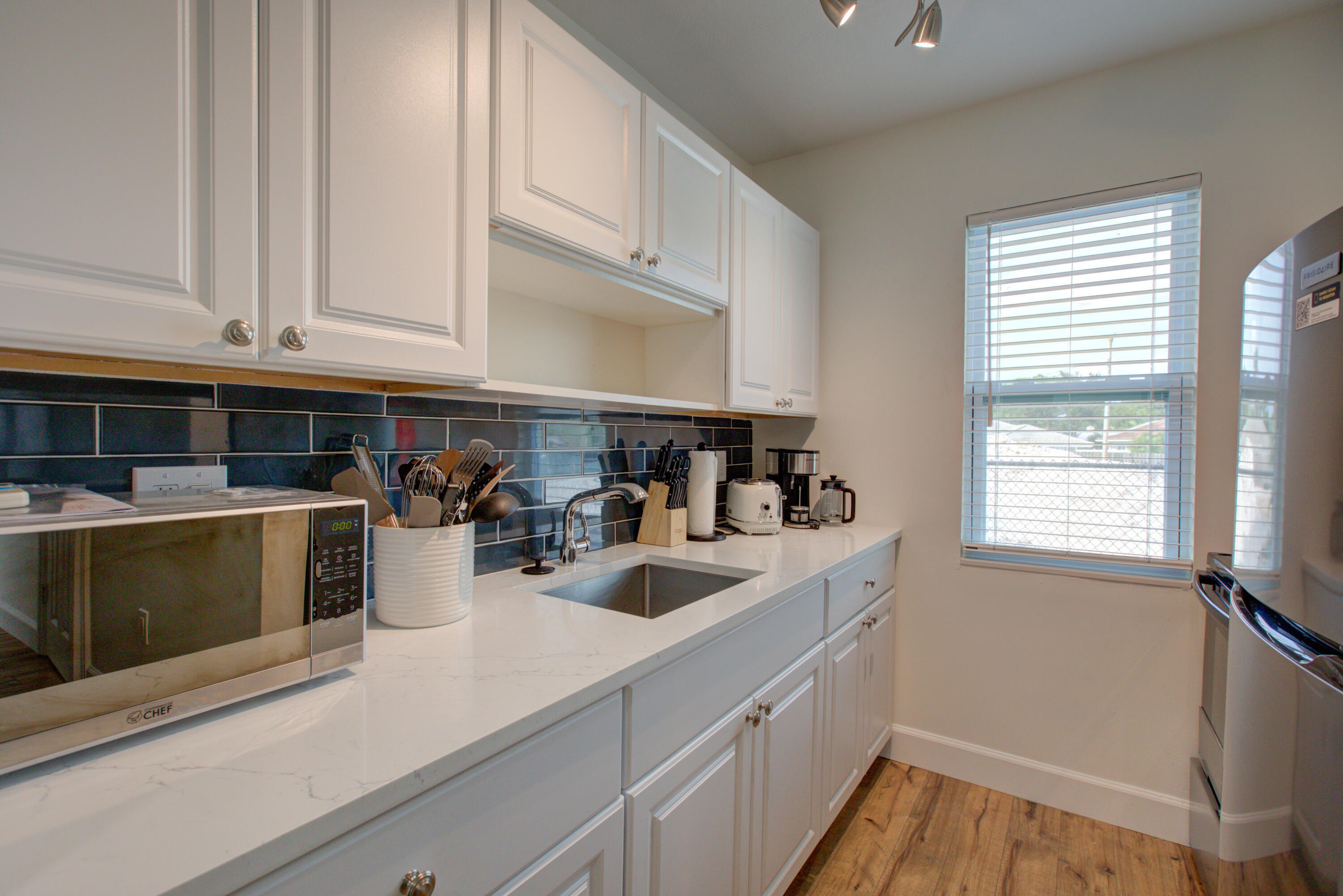 475 Seabrook Road Tequesta, FL 33469 - Photo 15 of 18 Guest house kitchen