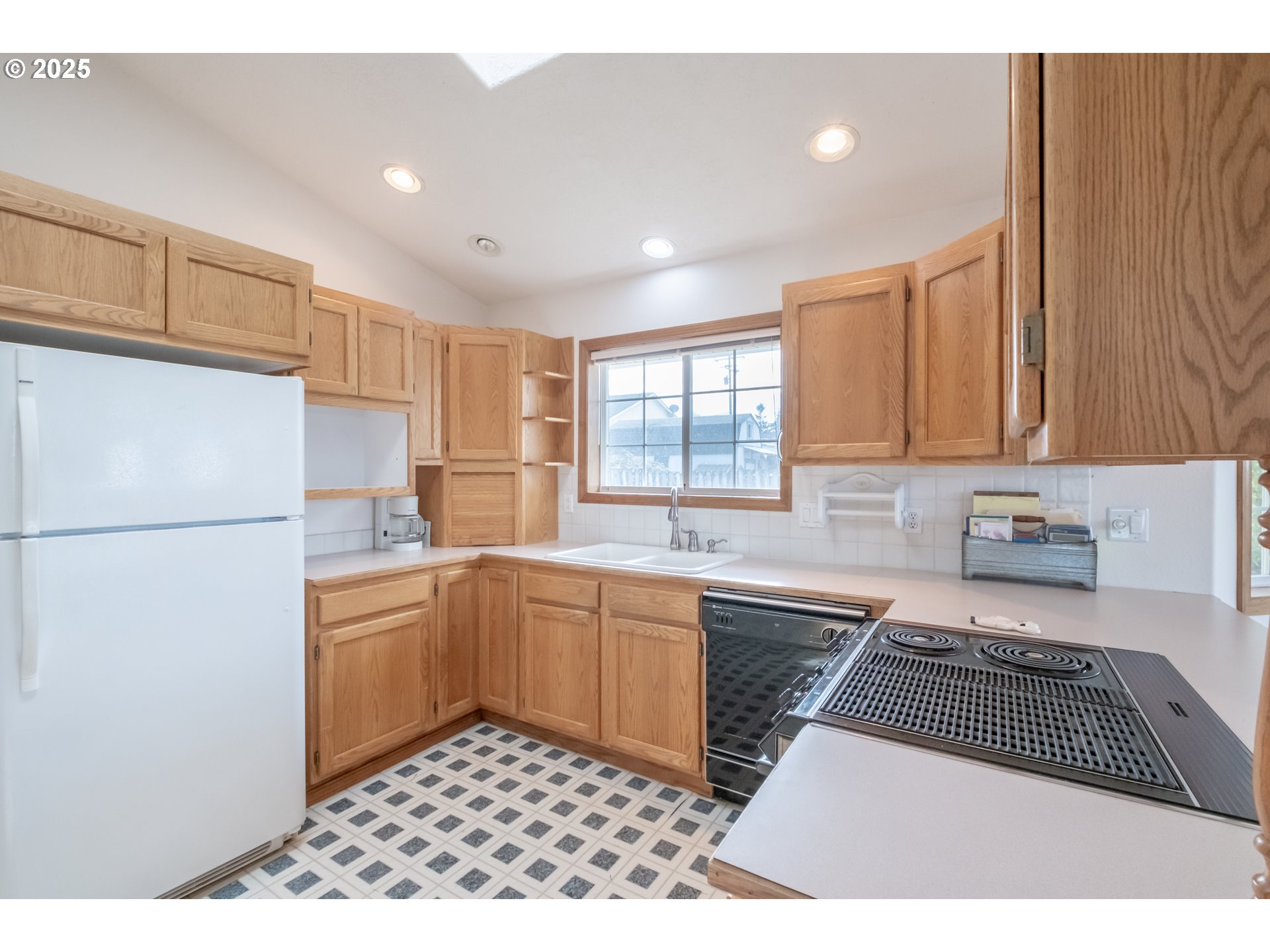 980 Cleveland Street Aumsville, OR 97325 - Photo 13 of 40