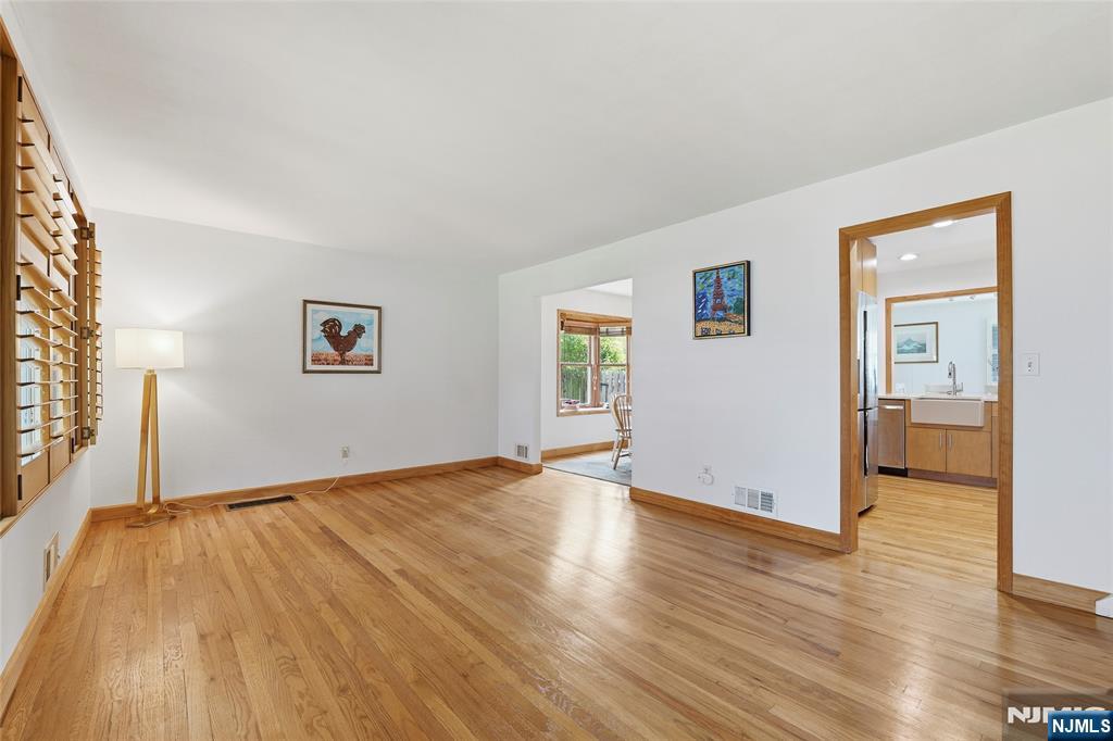 17 Westland Road Verona, NJ 07044 - Photo 3 of 9