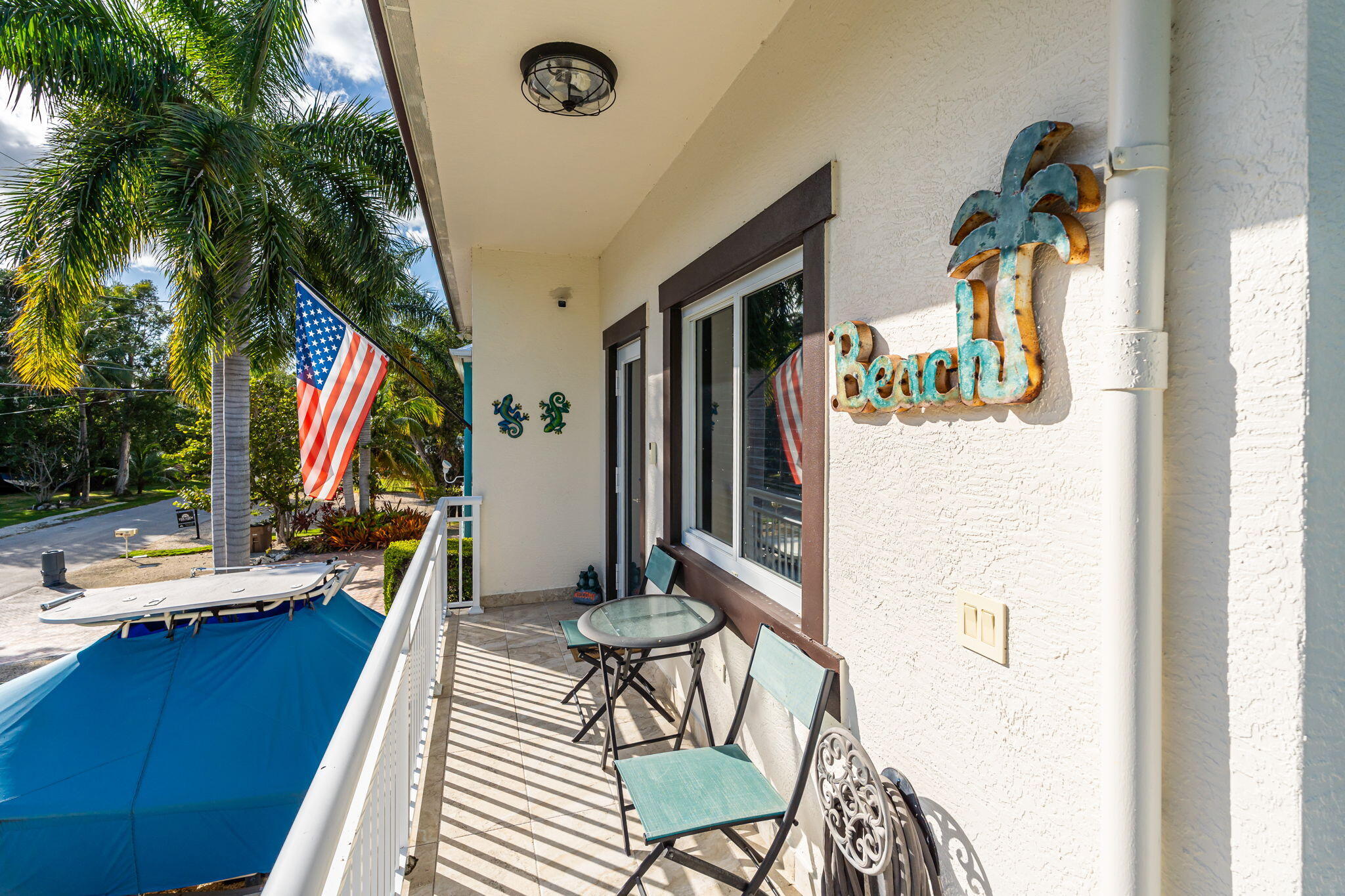 22 Tarpon Avenue Key Largo, FL 33037 - Photo 39 of 43 a view of a living room with furniture and a fireplace