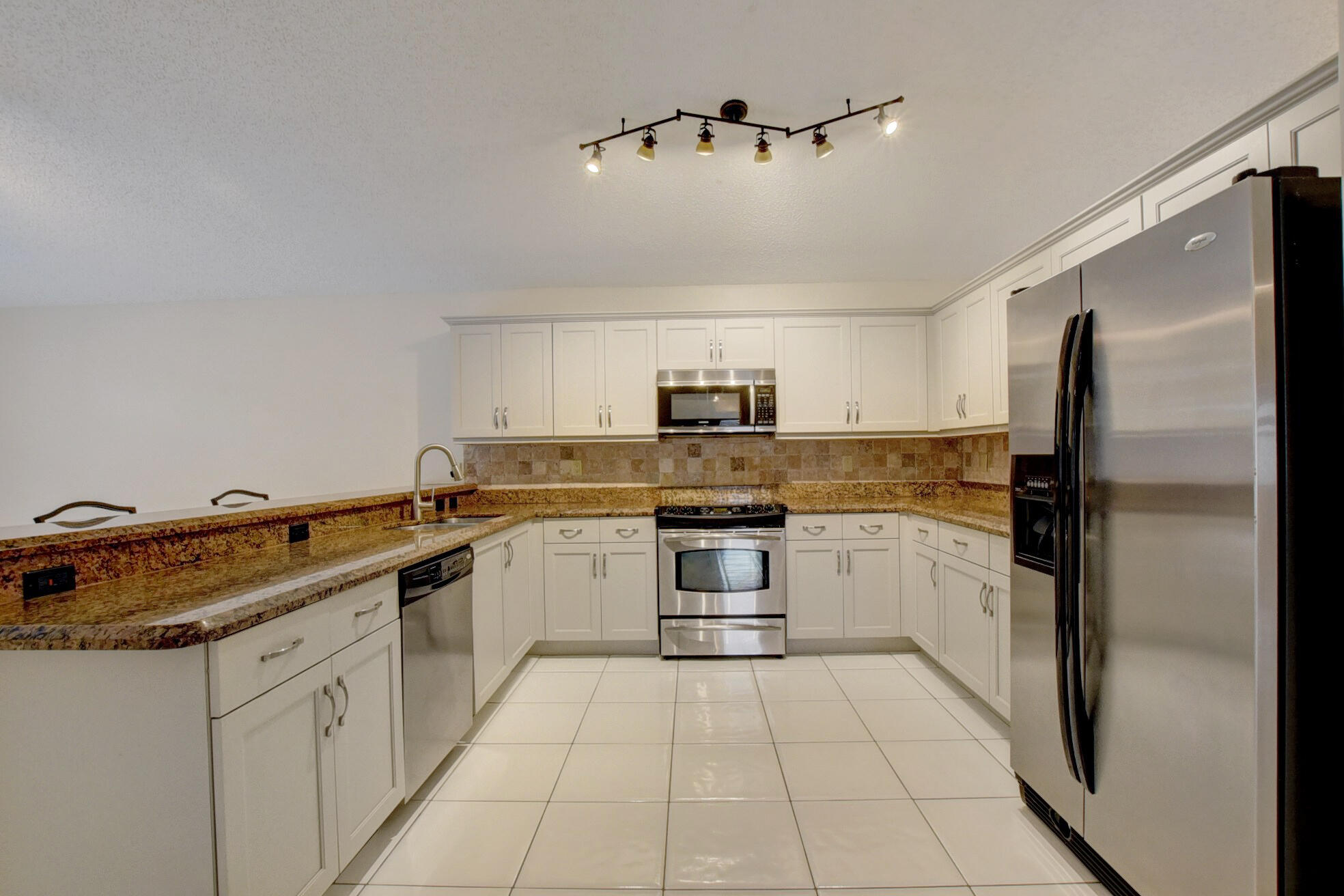 9530 Fox Trot Lane Boca Raton, FL 33496 - Photo 15 of 45 kitchen1