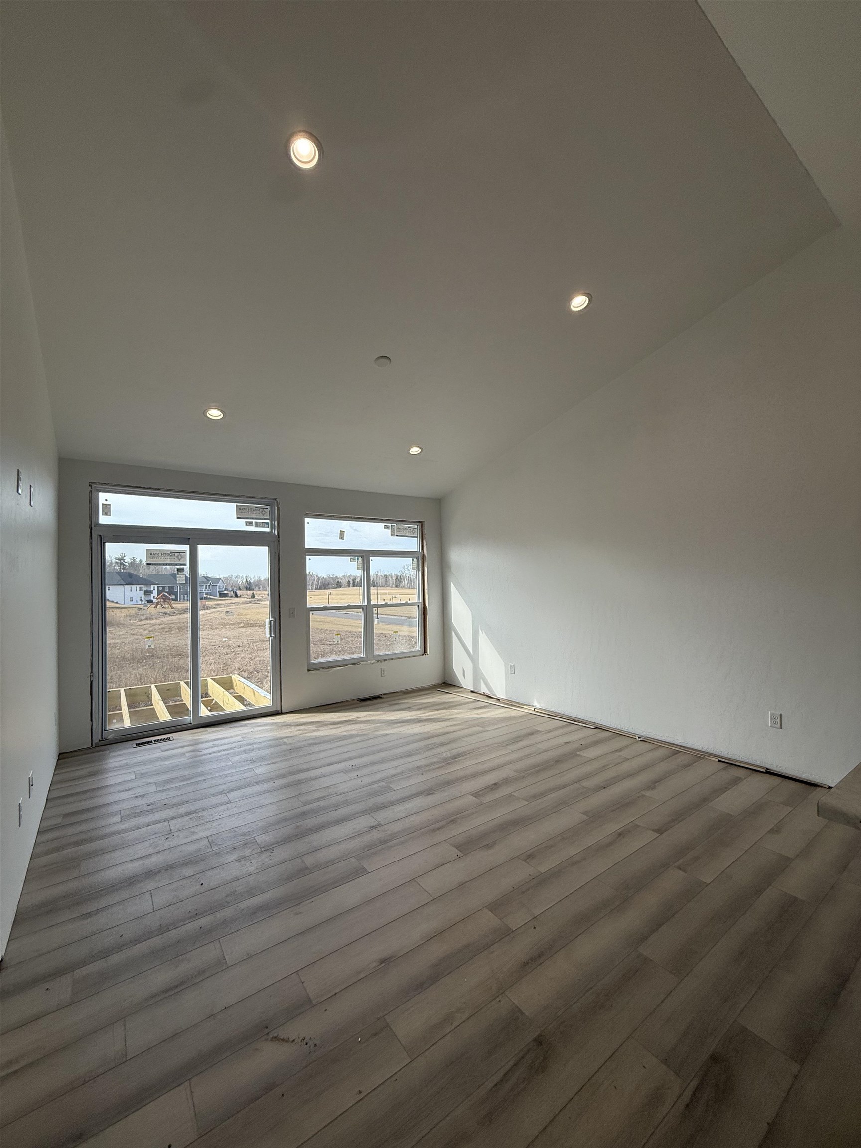 3375 Shawano Avenue Green Bay, WI 54313 - Photo 4 of 7